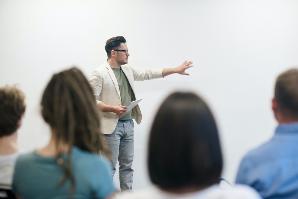 como divulgar aulas particulares