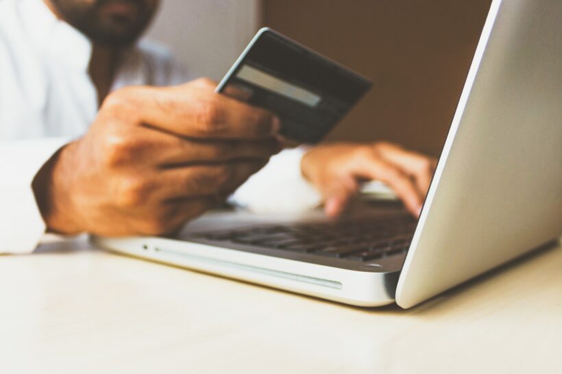 como funciona uma plataforma de pagamentos online