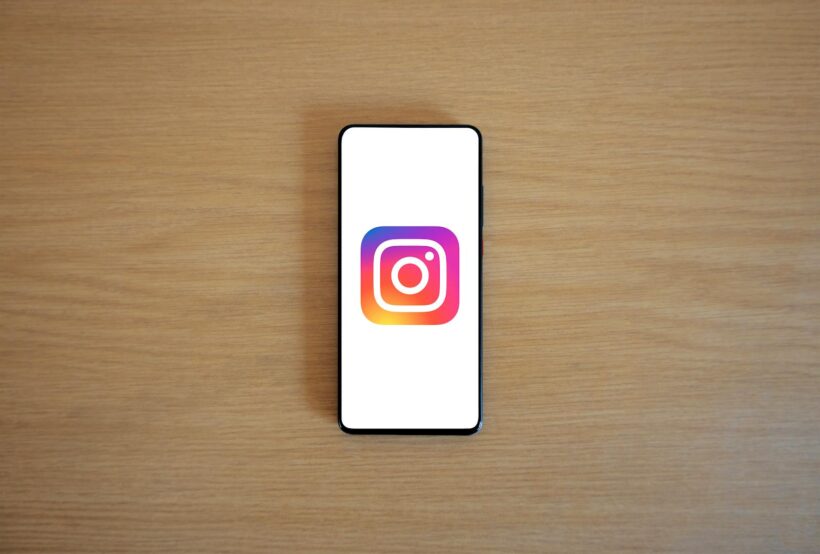 Phone Instagram logo