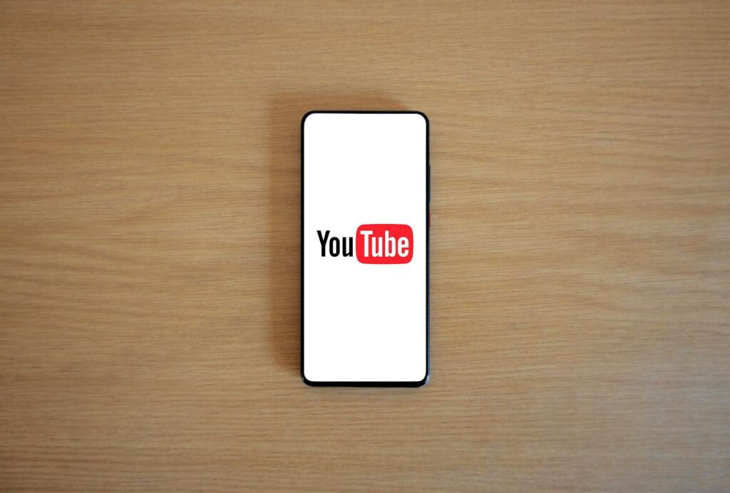 como usar YouTube Shorts para atrair alunos