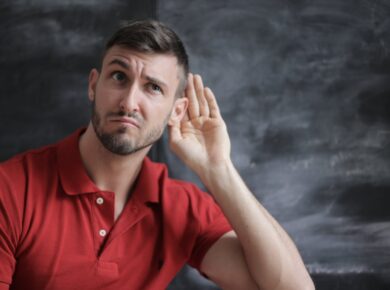 falou perto do celular e apareceu anúncio