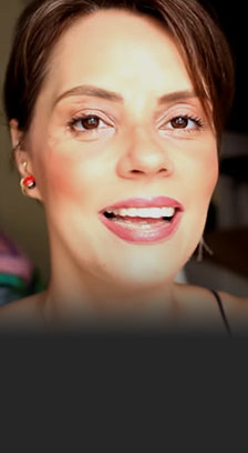 Carolina Barros - infoprodutora do canal de Youtube "Fazedora de Vídeos".