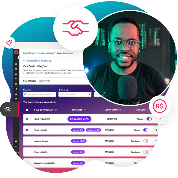 Composição de imagens com homem sorrindo e elementos de uma interface com lista de nomes, comissão para revenda de cursos online e ícones.